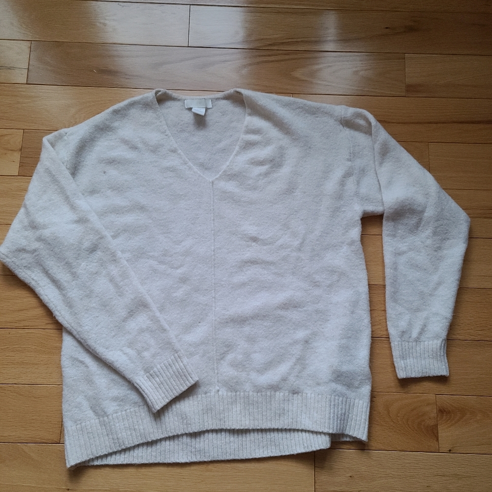 H&M V-Neck White Sweater, Size XS